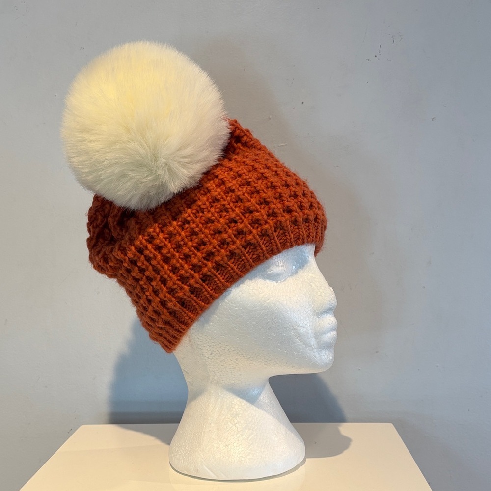 Kyi Kyi orange/pumpkin wool blend hat with faux fur pom-pom NWOT